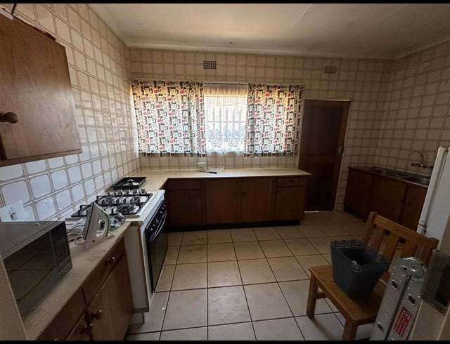 3 BEDROOM HOUSE FOR SALE IN WESTDENE